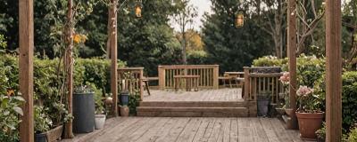 Deck with pergola and features