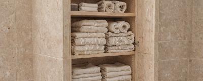 Bathroom linen storage